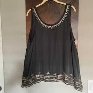 NWOT RUBYYAYA Known for Australian Resort Wear Gray/Gold Detail Top Size XL